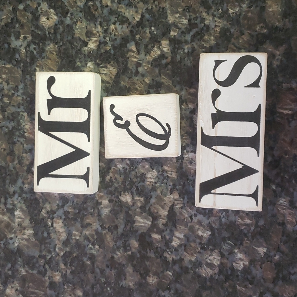 Mr and Mrs decorative blocks - Picture 3 of 4